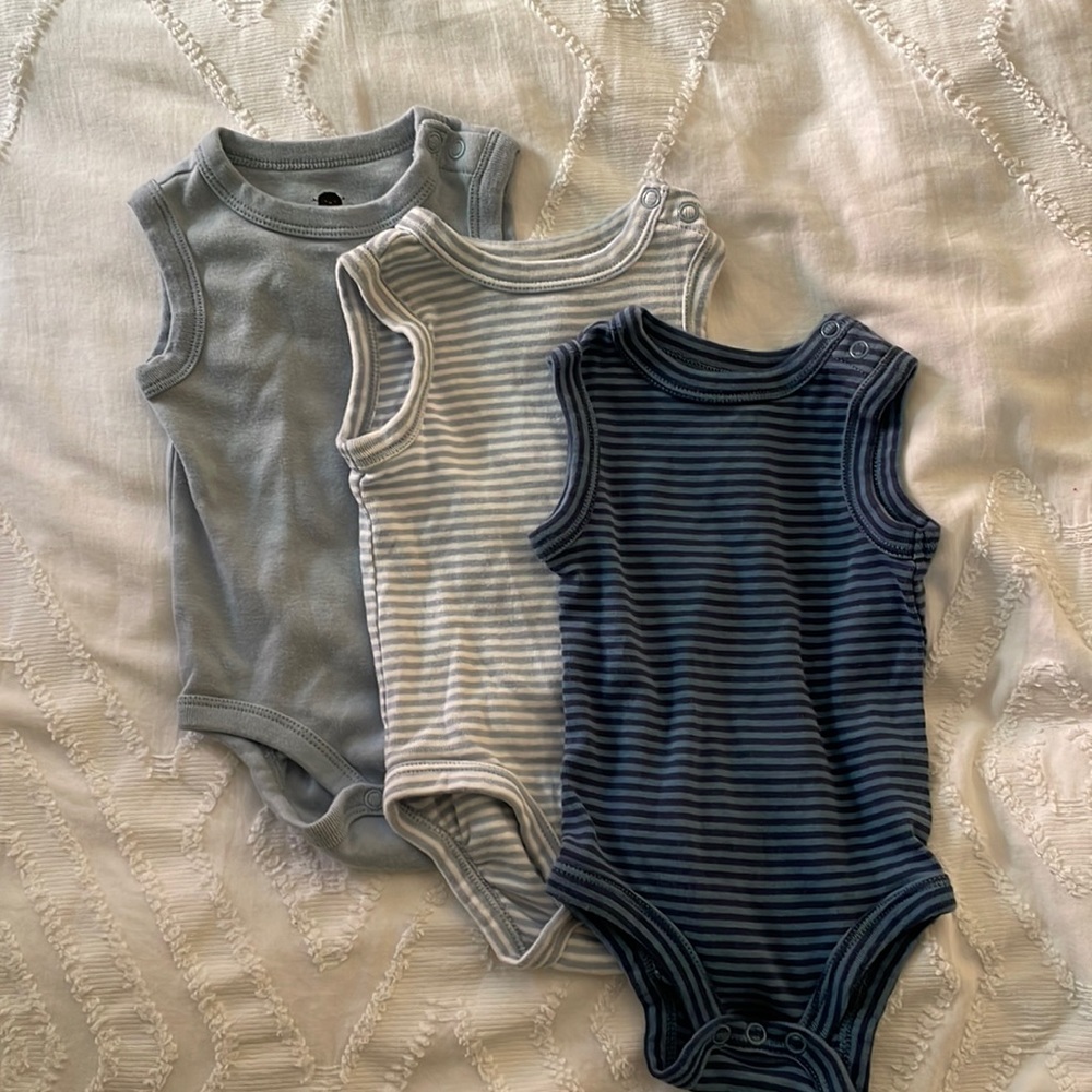 Rise Little Earthling pack of three sleeveless onesies, 3-6 months